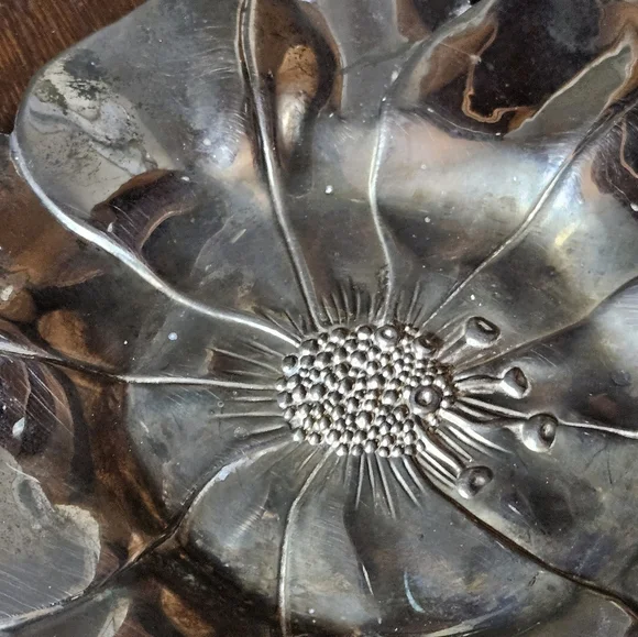 International Silver Co. Poppy flower plate. - Picture 6 of 8